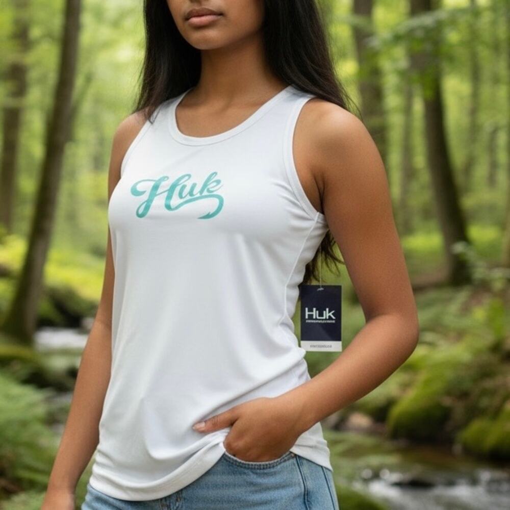 HUK Tank Performance Fishing Script Pursuit racer back Women’s Small NWT